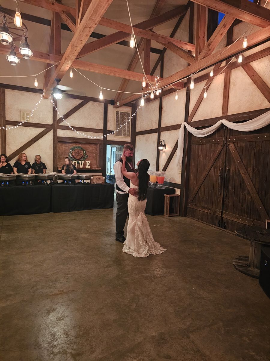 Ian Schonter and his wife on their wedding day